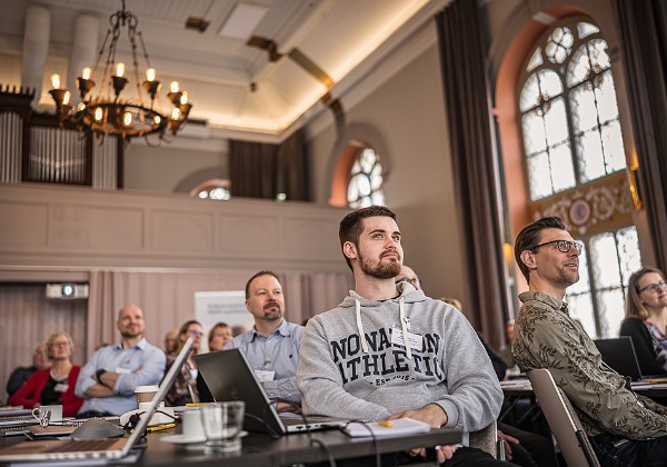 Teen mielelläni tapahtumakuvausta, tässä tekoäly-workshop Hotelli Kakolan kirkkosalissa (Projektiammattilaiset ry) 25.4.-24 ja akkuseminaari Vantaan Heurekassa&hellip;